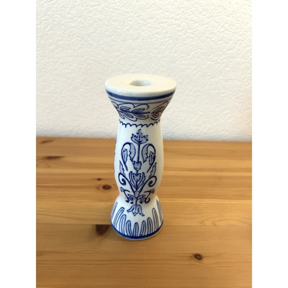 Delft-style Ceramic Candlestick Holder Blue White Floral Pattern LOVELY NO CHIPS